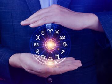 Why Business Owners Choose a Trusted Business Astrologer for Financial Decisions